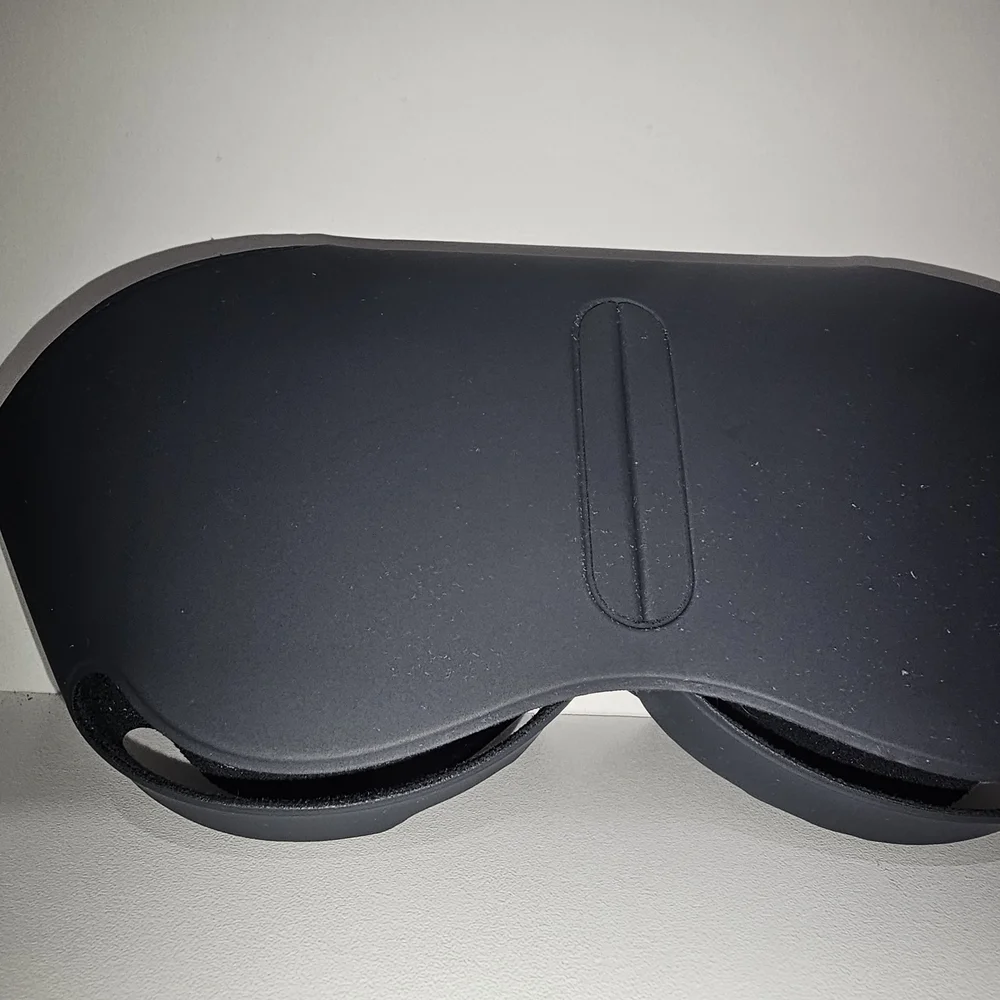 Black VR Case with Sleek Design and Contoured Fit